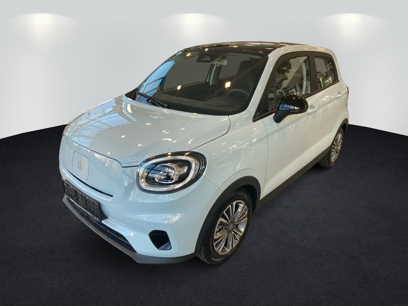 Leapmotor T03 Vollausstatung / Panoramadach