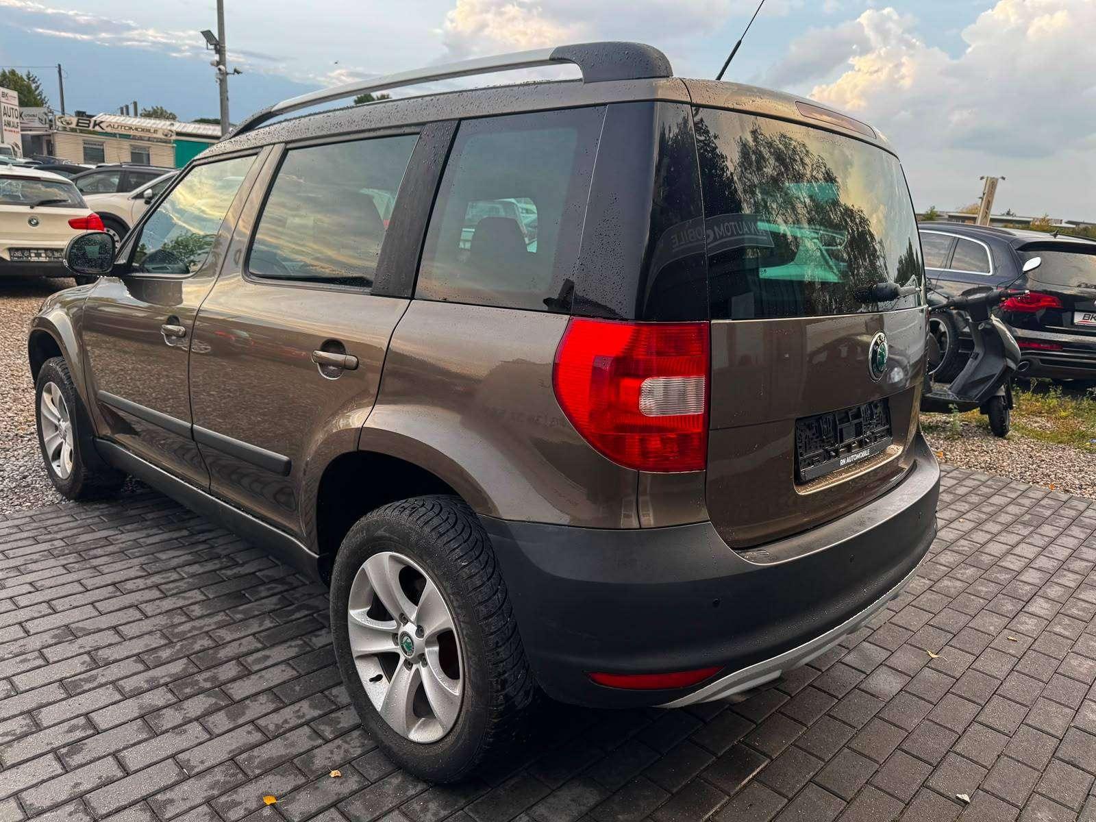 SKODA YETI 1.4 TSI 122ch AMBITION - CLIMATISATION AUTOMATIQUE - SIÈGES CHAUFFANTS - RADARS DE RECUL - RÉGULATEUR DE VITESSE