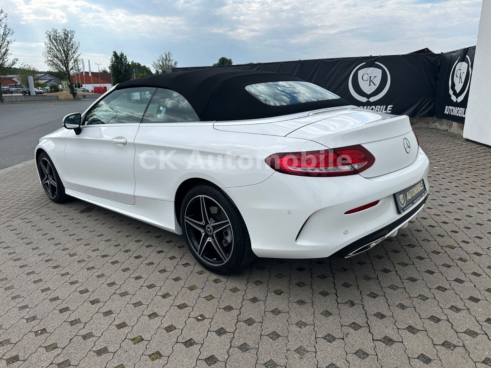 Fahrzeugabbildung Mercedes-Benz C200 Cabrio AMG-Line/Navi/ILS LED/Tempomat