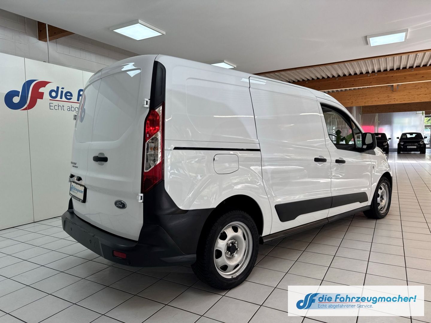 Fahrzeugabbildung Ford Transit Connect Kasten lang Kurvenlicht DAB SHZ