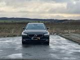 Volvo V90 D4 Momentum Pro Geartronic Momentum Pro - schwarze Volvo V90