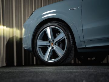 Porsche Cayenne - 5
