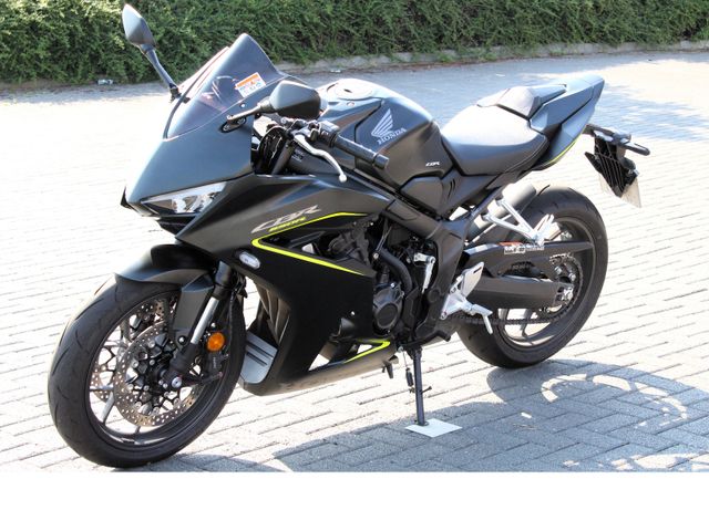 Honda CBR650R e-Clutch