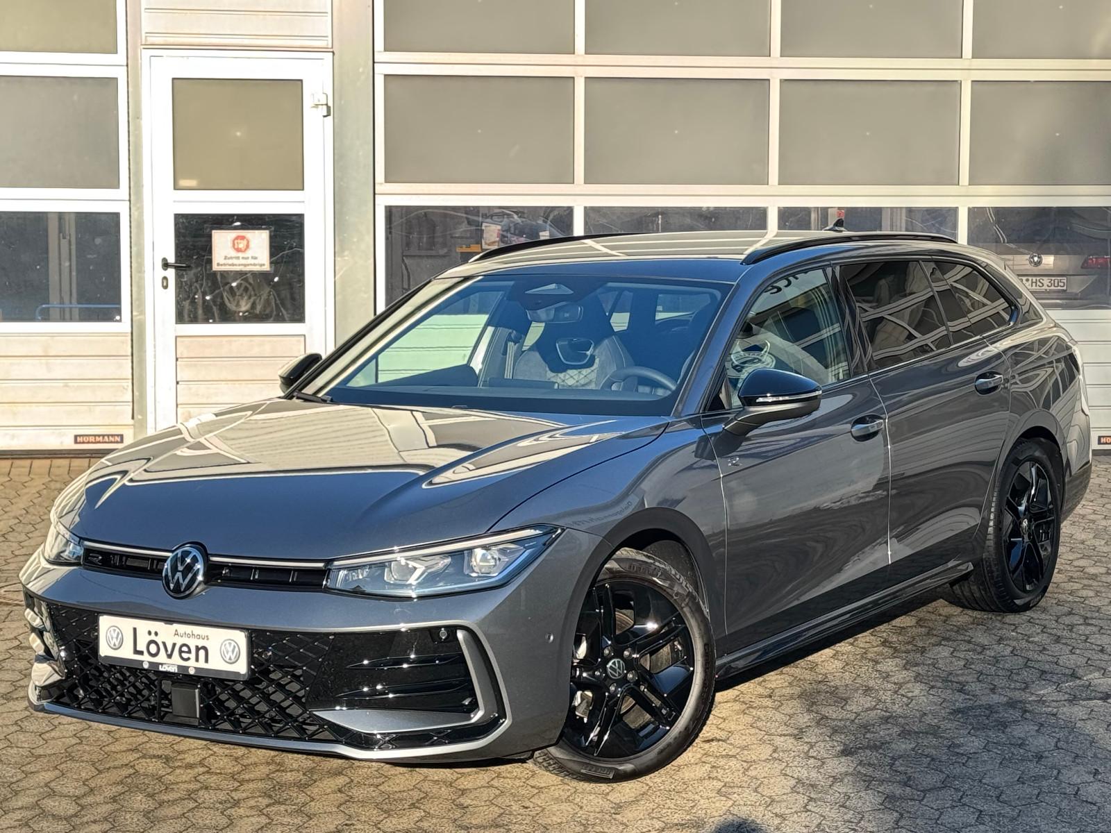 Volkswagen Passat 2.0 TDI DSG R-Line|AHK|BlackStyle|5JGaran