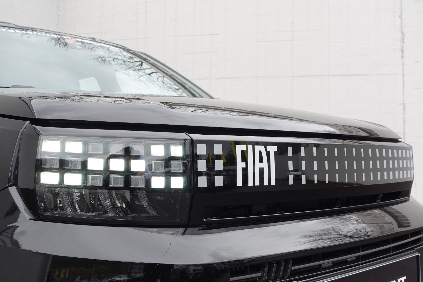 Fahrzeugabbildung Fiat Grande Panda 1.2 Automatik,Carplay, Pixel LED