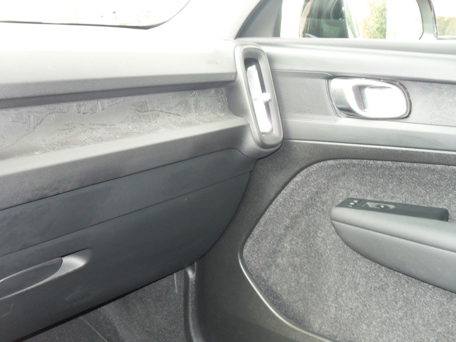 Fahrzeugabbildung Volvo XC40 T4 Essential | AHK | Navi | PDC | SH