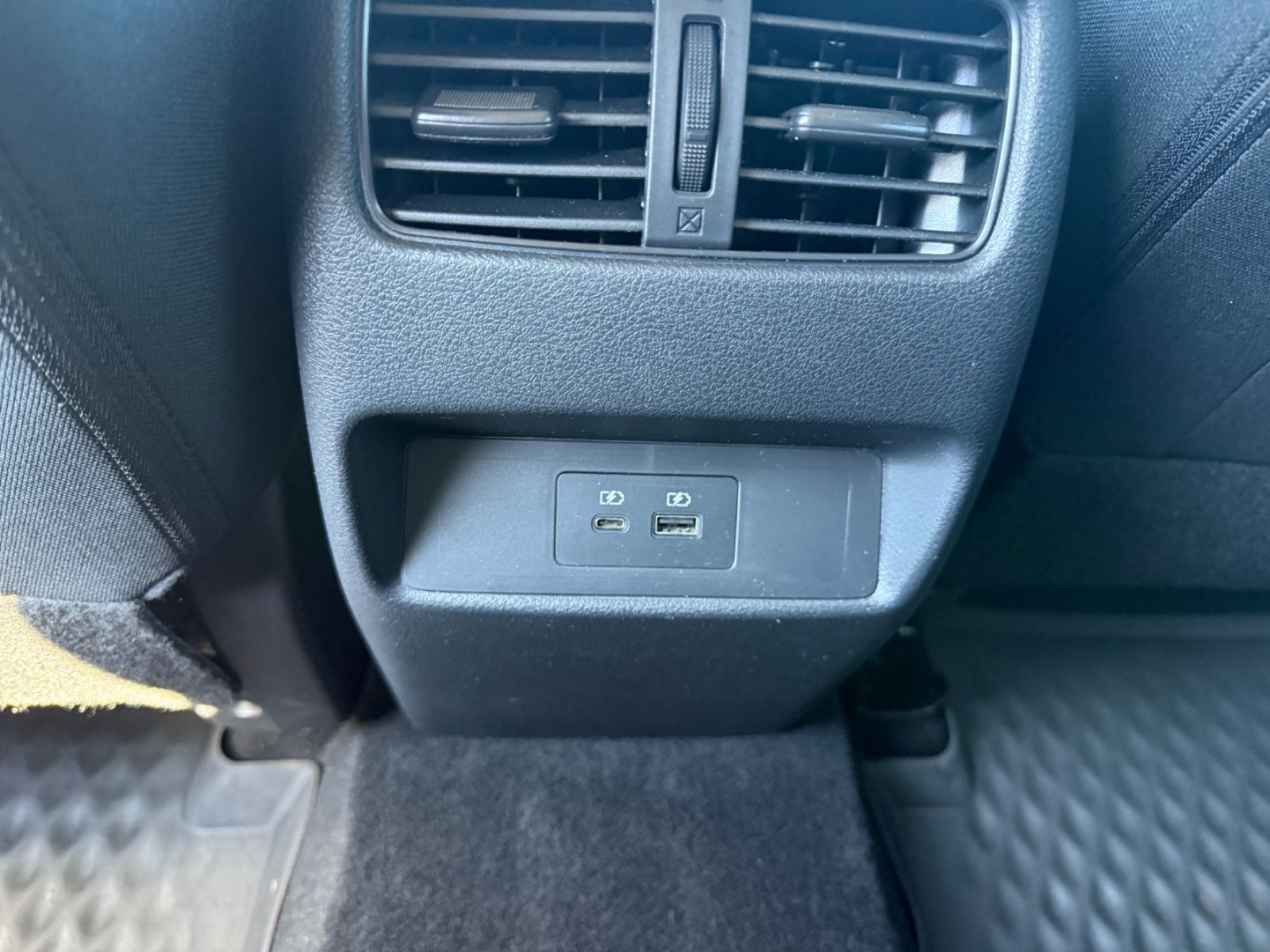 Fahrzeugabbildung Nissan Qashqai N-Connecta 360° Kamera, Navi, Winterpa.