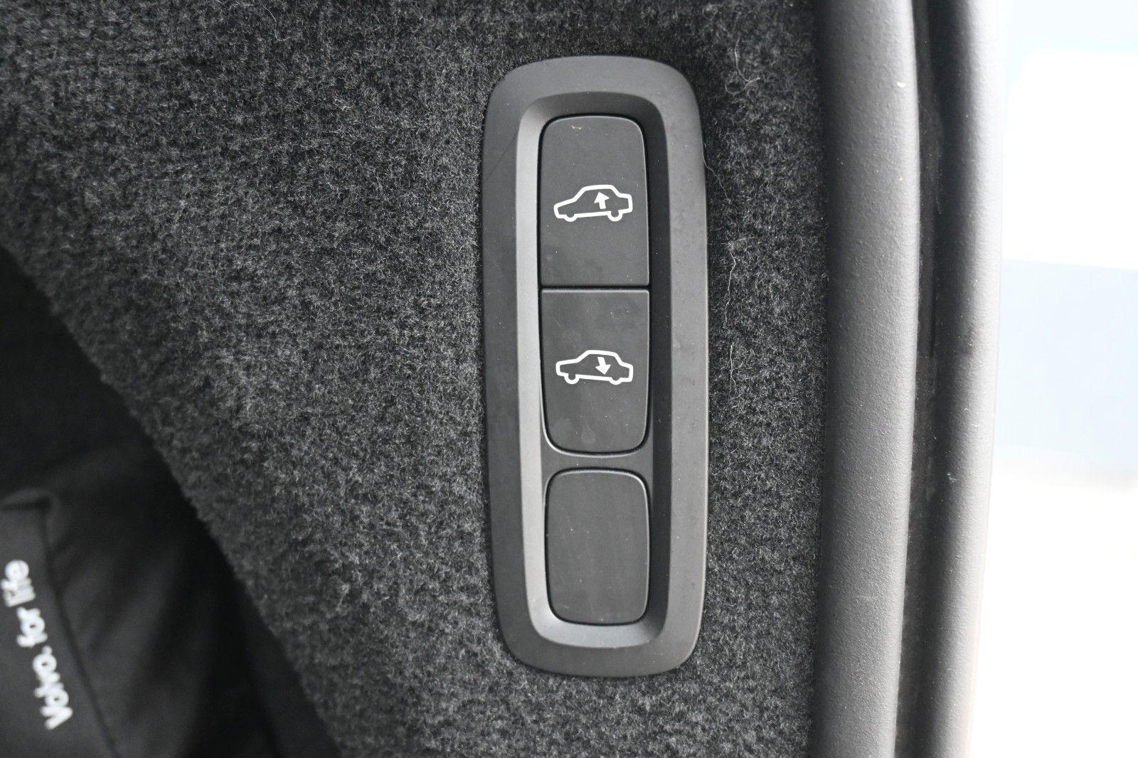 Fahrzeugabbildung Volvo XC90 T8 R Design*LED*LUFT*360°ACC*STHZ*HuD*7Si*