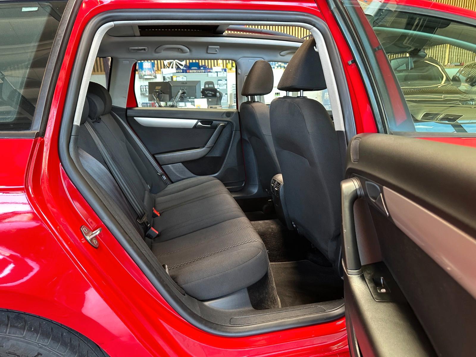 Volkswagen Passat 2012 — photo 29