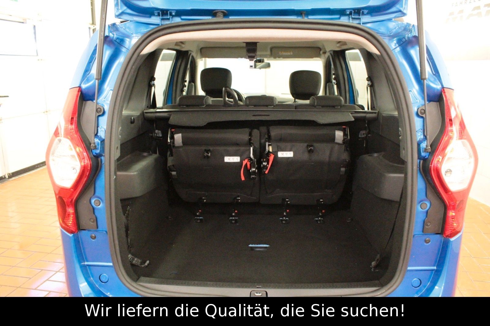 Fahrzeugabbildung Dacia Lodgy SCe 100 Stepway*7-Sitzer*Navi*