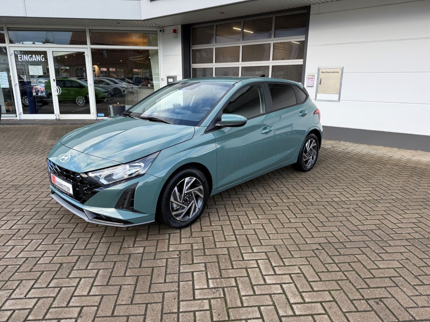 HYUNDAI i20 Select Family Navi Apple CarPlay Android Aut - Image 2