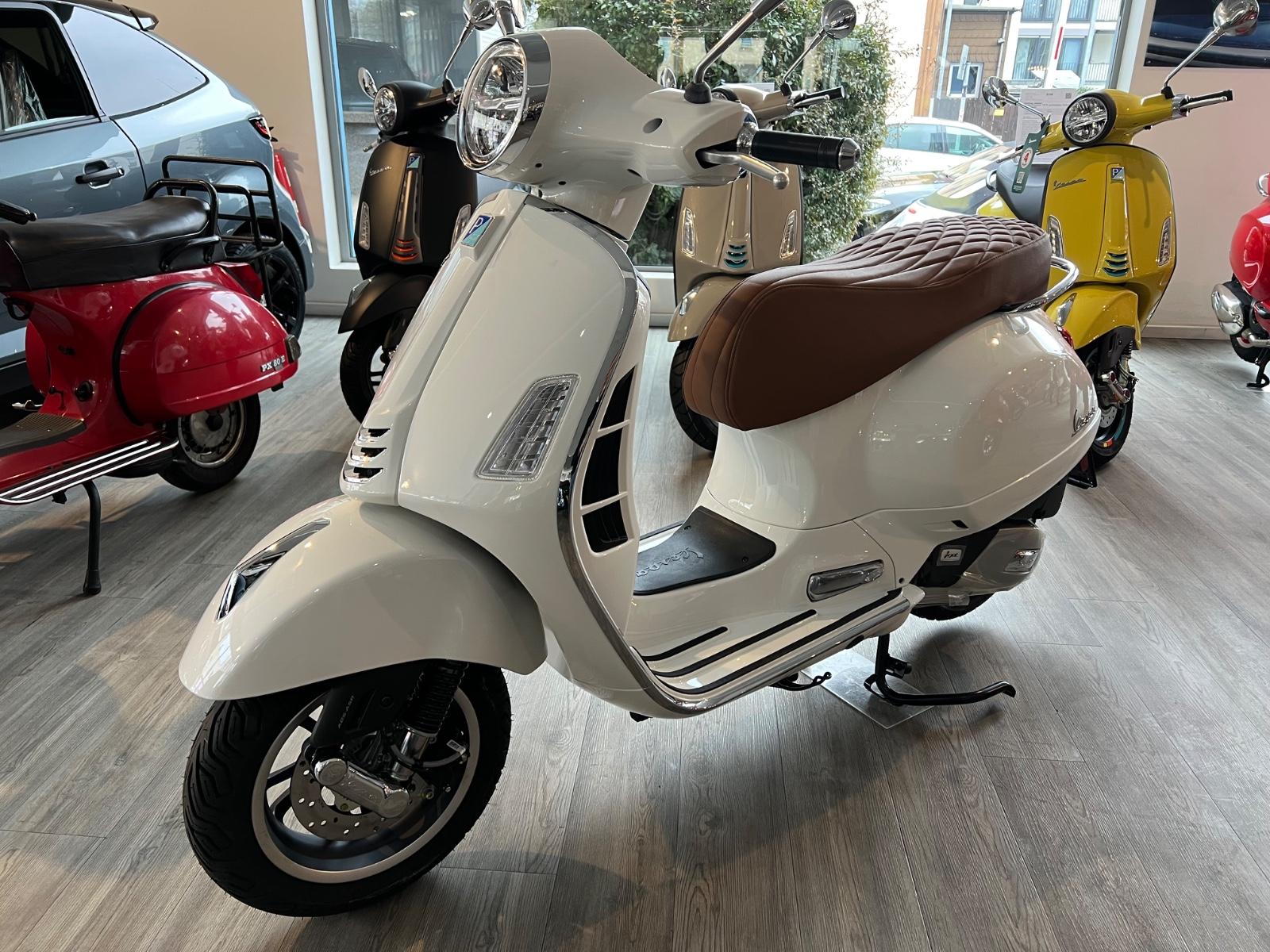 Vespa GTS 125 Super Exclusive  Neufahrzeug Sofort !