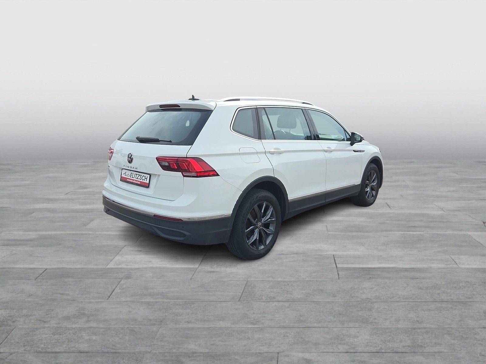 Fahrzeugabbildung Volkswagen Tiguan Allspace TSI Life DSG LED Navi ACC AHK Pa