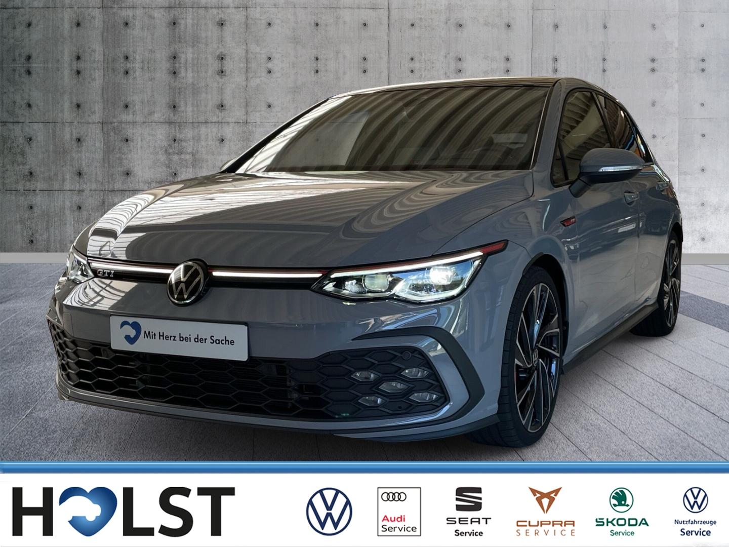 Volkswagen Golf VIII 2.0TFSI DSG Matrix Pano Leder DCC 19 H