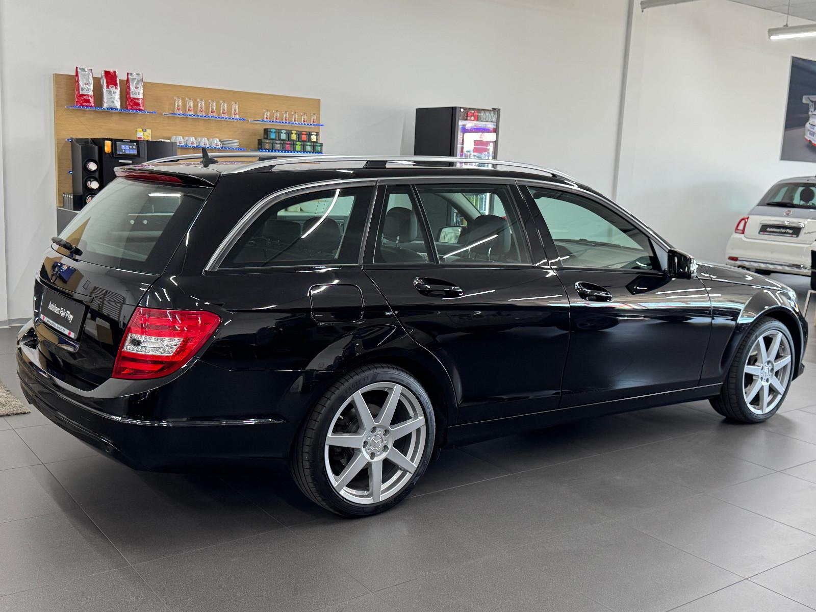 Mercedes-Benz C 180 T-Modell Avantg. NAVI/U-FREI/MB SERVICE!