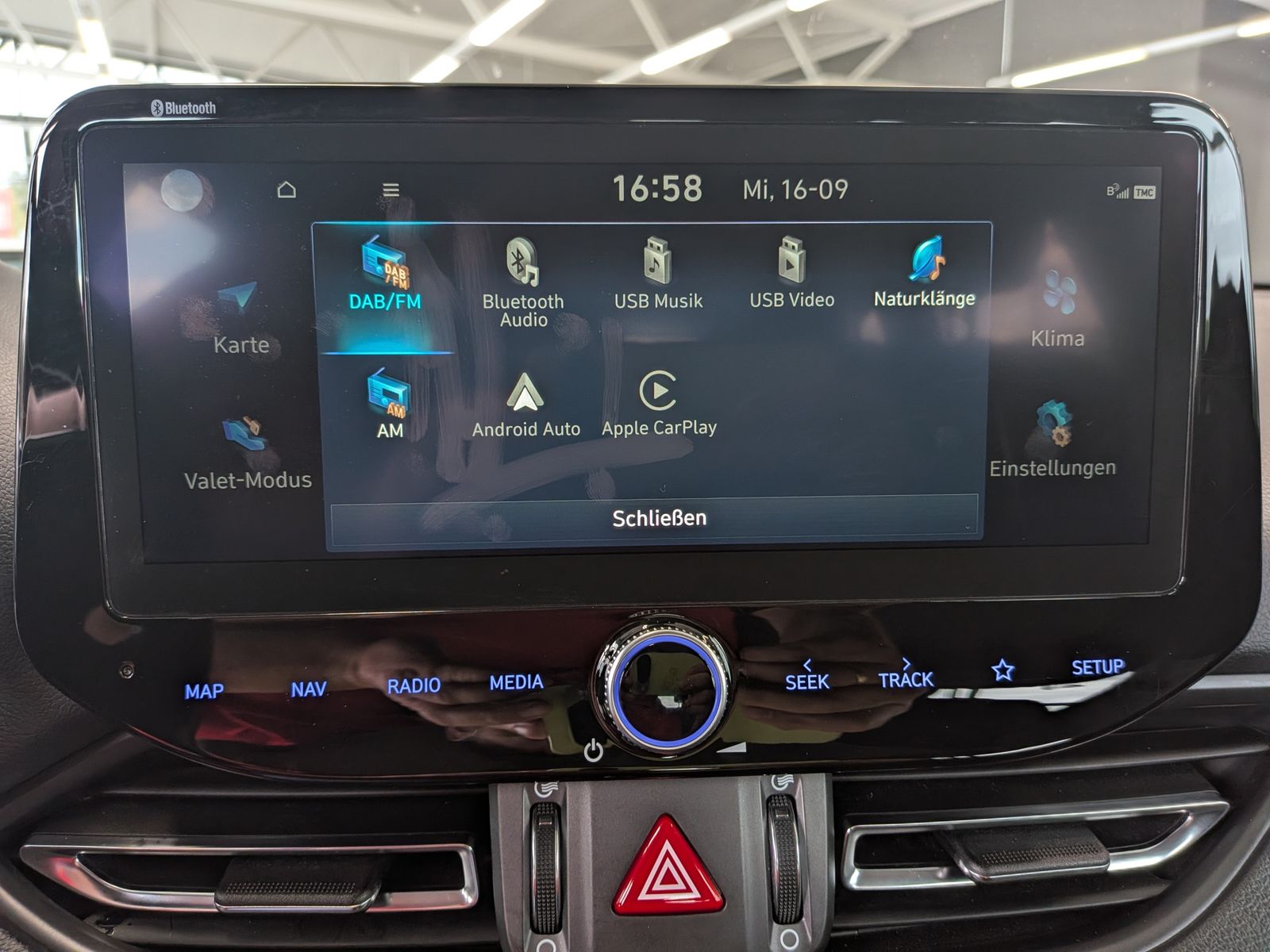 Fahrzeugabbildung Hyundai i30 1.5 T-GDI DCT Trend MHEV Cam Navi LED-Paket
