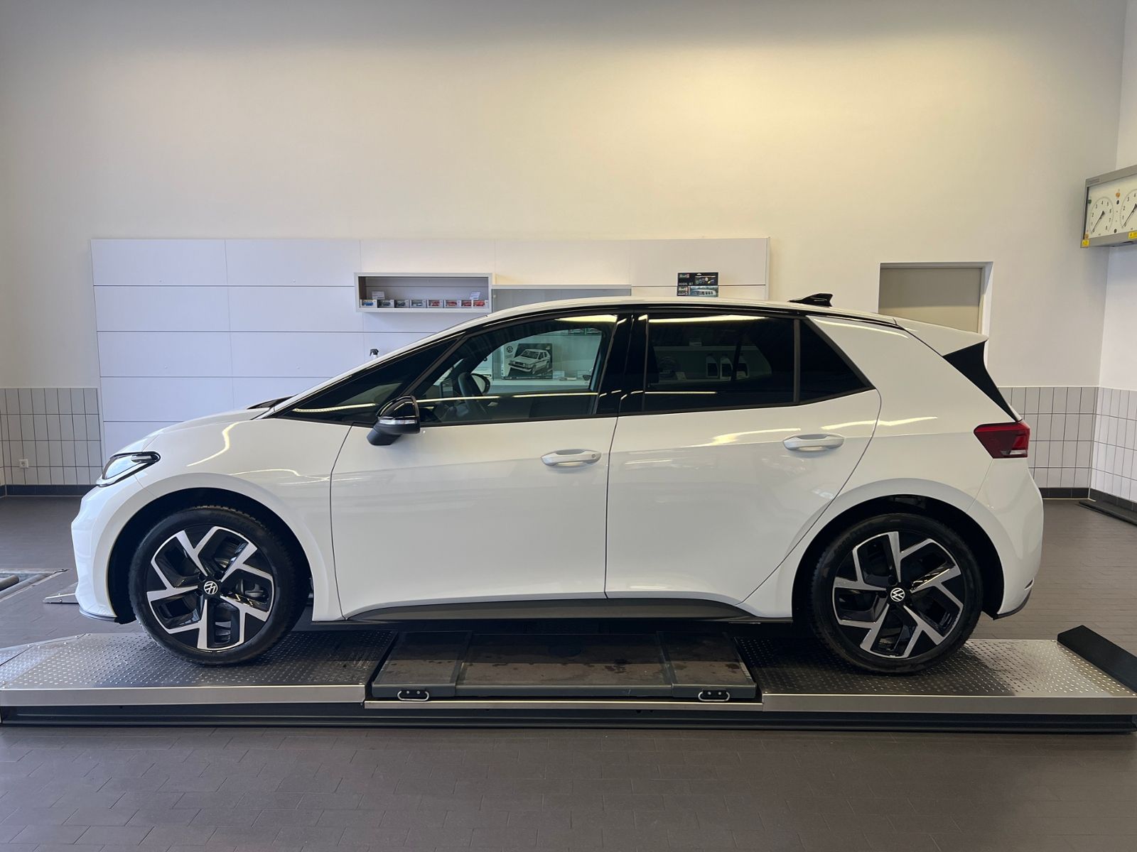 Fahrzeugabbildung Volkswagen ID.3 NEO Life 50 kWh *19" LM-Felge, Ganzjahresre