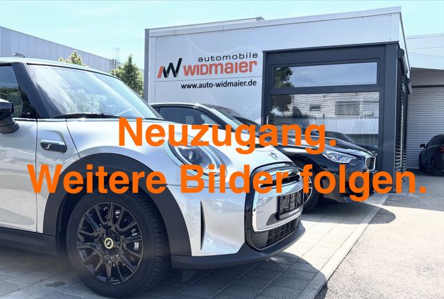 BMW 218i Active Tourer M Sport -- Pano/ eSitze/ HiFi