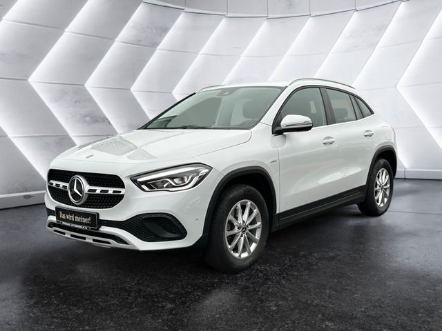 Mercedes-Benz GLA 200 Style 7G LED Navi Kamera StndHzg CarPlay