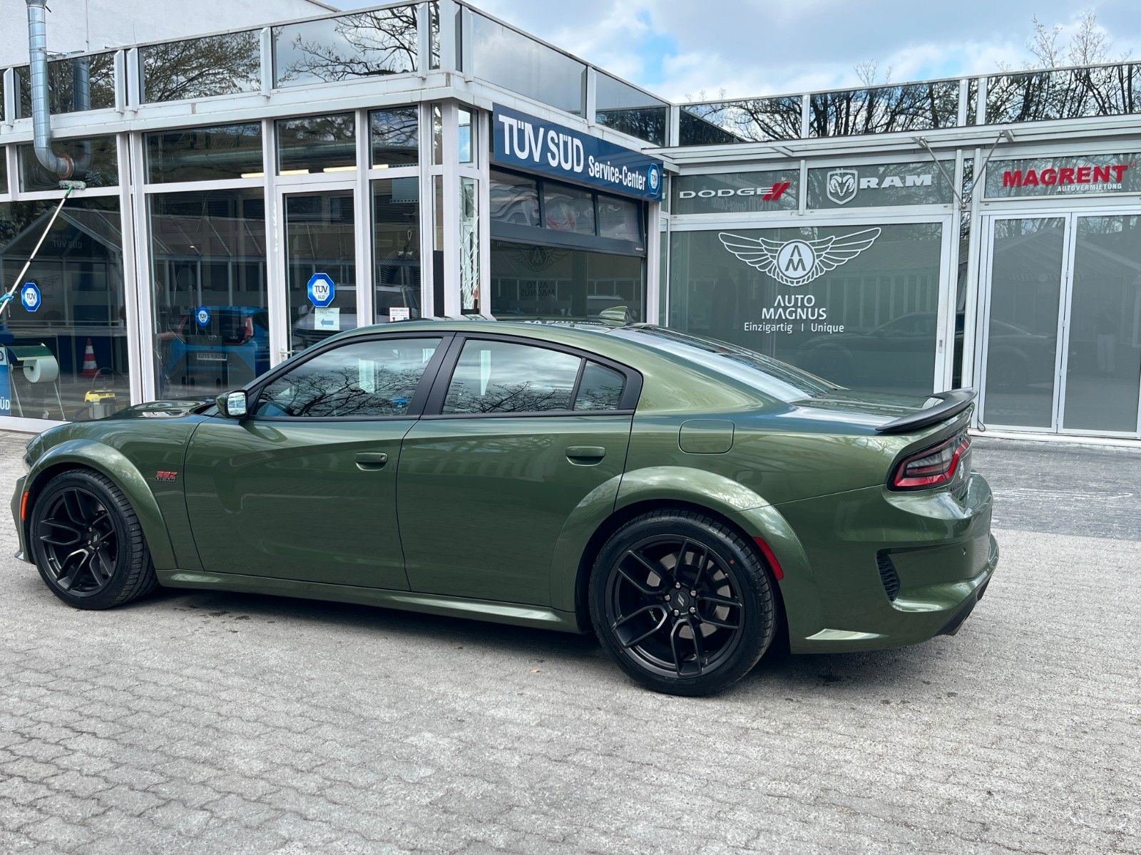 Fahrzeugabbildung Dodge Charger R/T 6.4 Scat Pack Widebody LPG