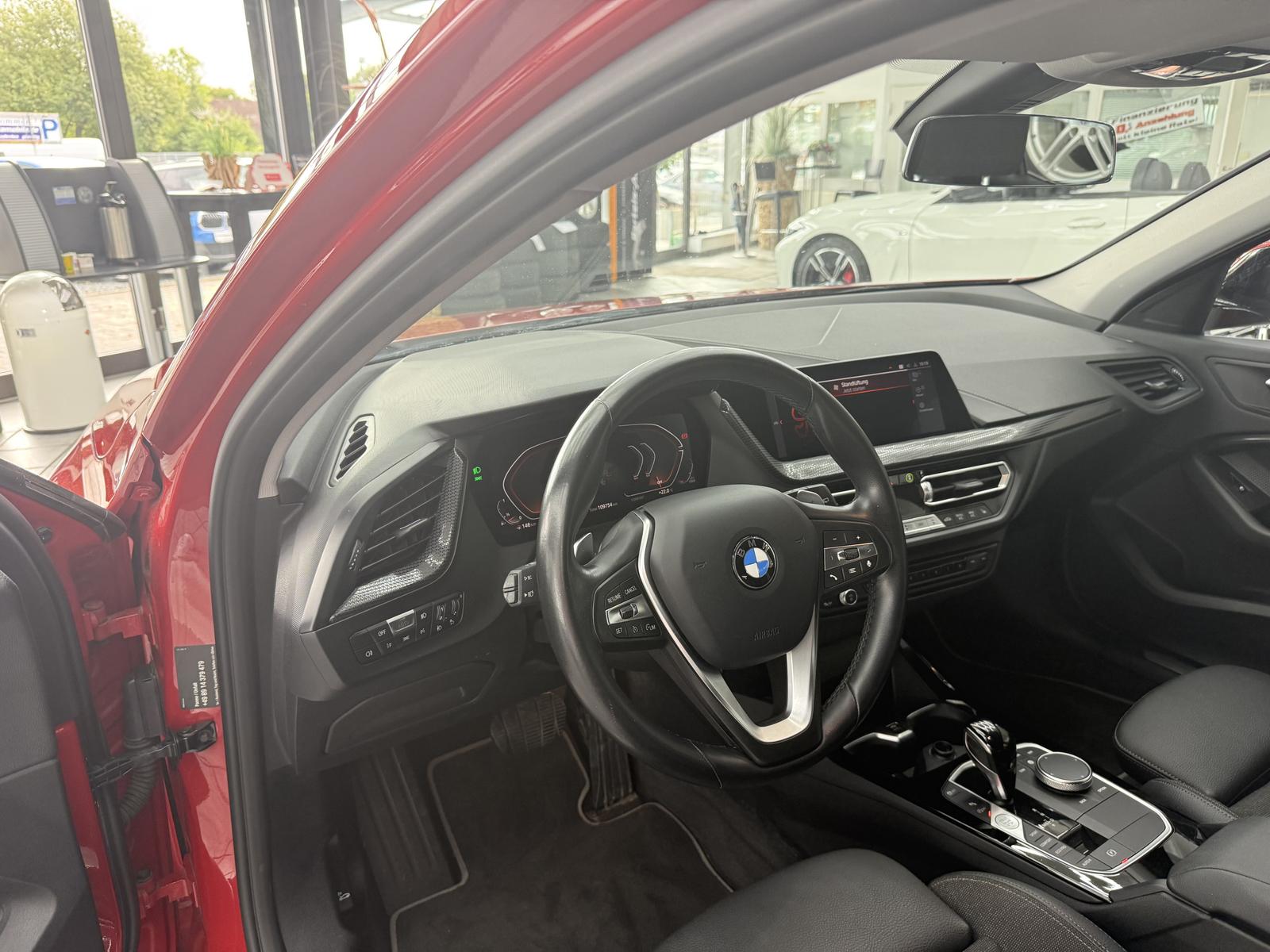 BMW 1 Series i Sport Line, 1 Hand, AHK, Kamera, Leder, миниатюра 4