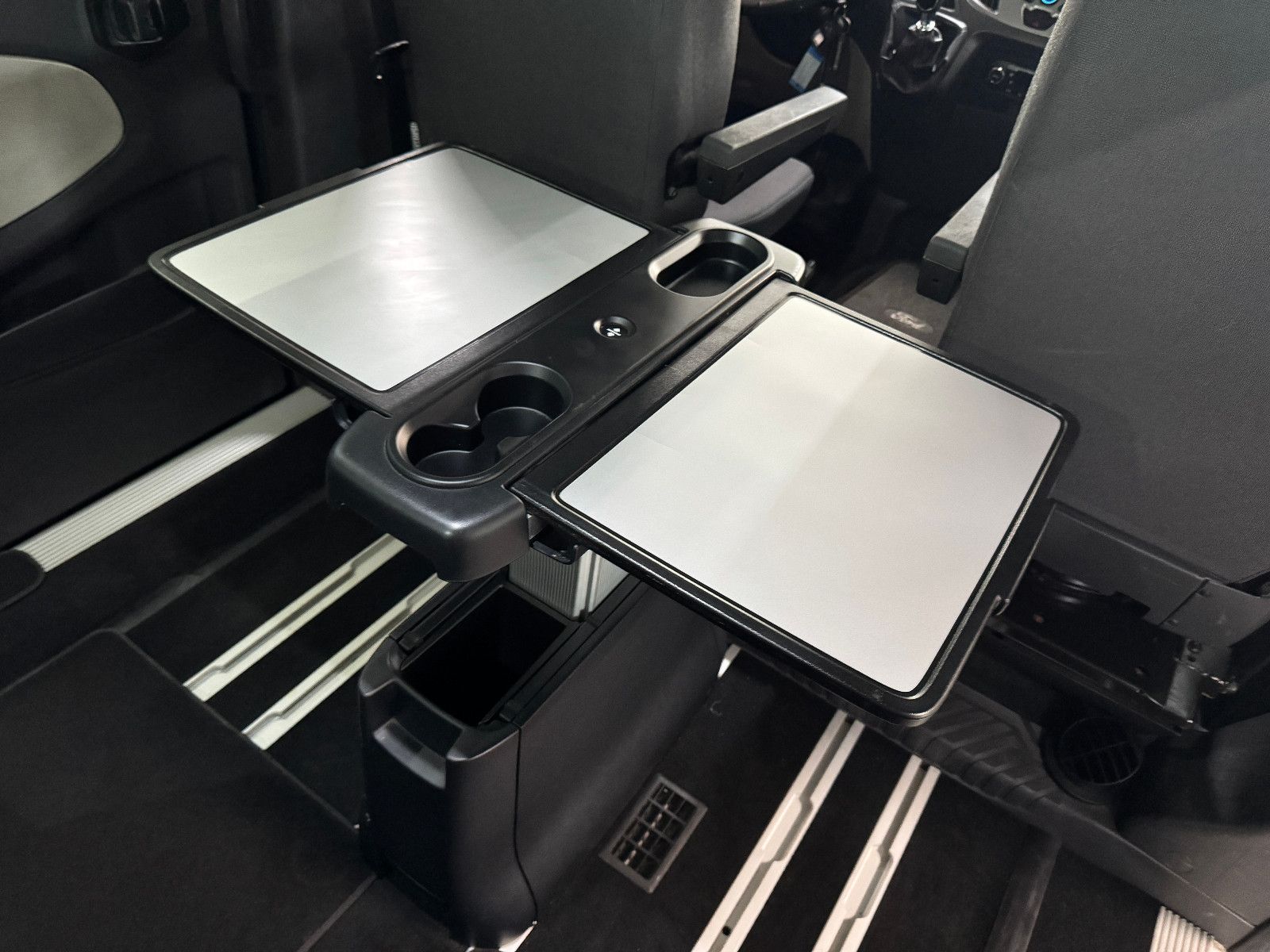 Fahrzeugabbildung Ford TOURNEO CUSTOM 2.2 TDCI WESTFALIA EUROLINE STHD