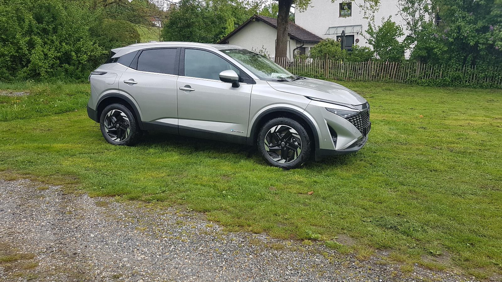 Nissan Qashqai 1.5 VC-T N-Connecta Neues Modell