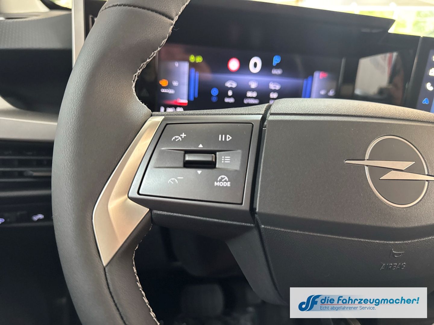 Fahrzeugabbildung Opel Frontera GS 107 kW Navi Digitales Cockpit LED Ap