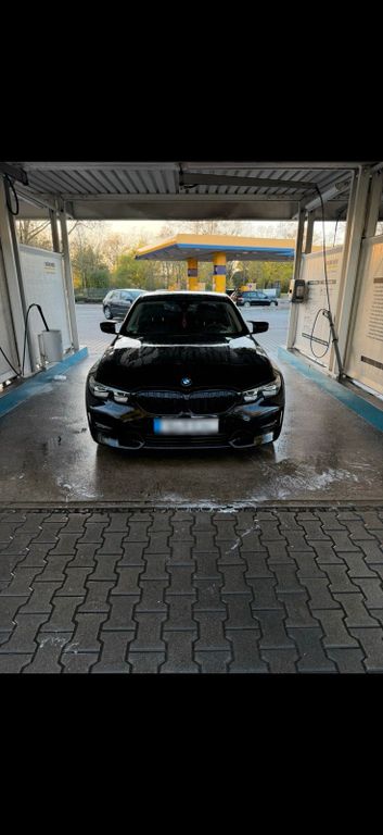Image of BMW 330