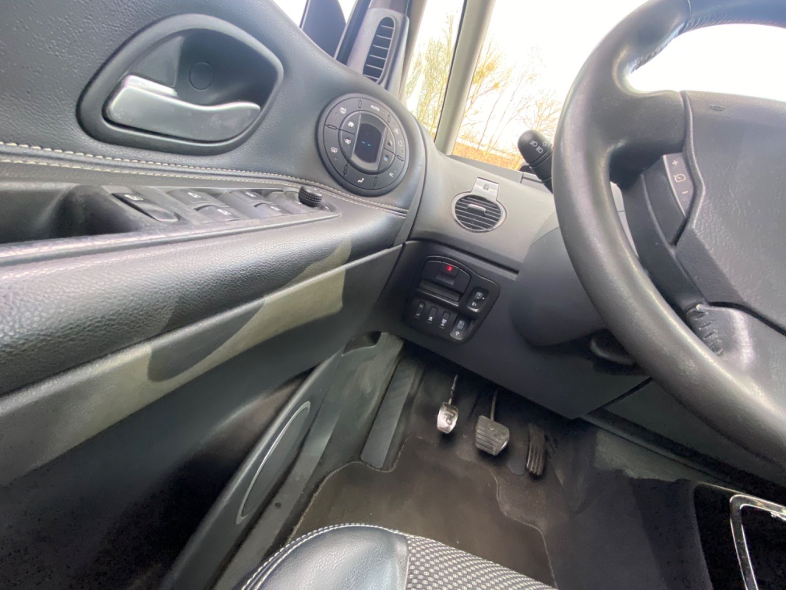 Fahrzeugabbildung Renault Grand Espace IV Celsium Export Händler