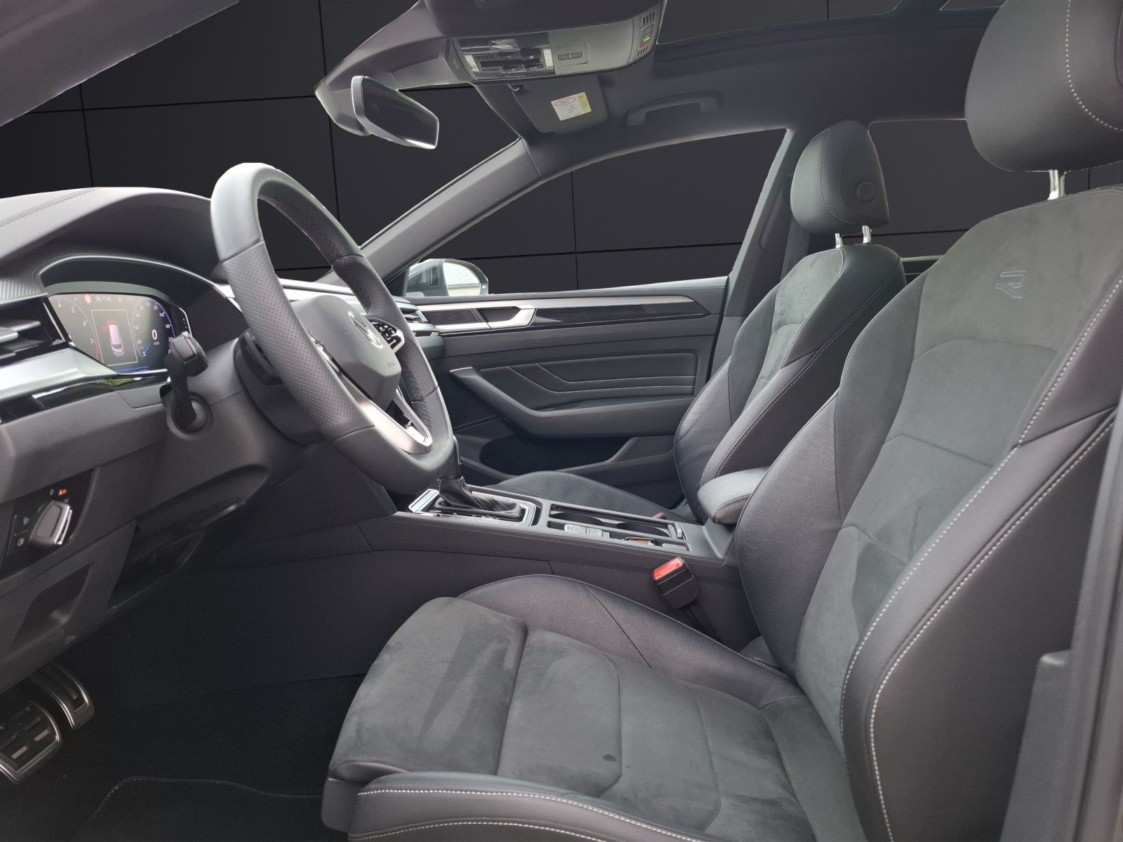 Fahrzeugabbildung Volkswagen Arteon SB TSI R-Line DSG Navi AID Pano ACC RFK S