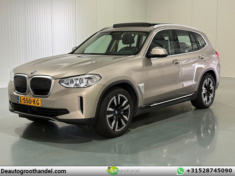 BMW iX3 Executive 80 kWh Pano