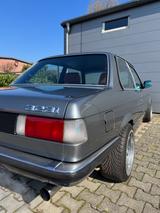 BMW 323 - Autos aus dem Jahr 1981