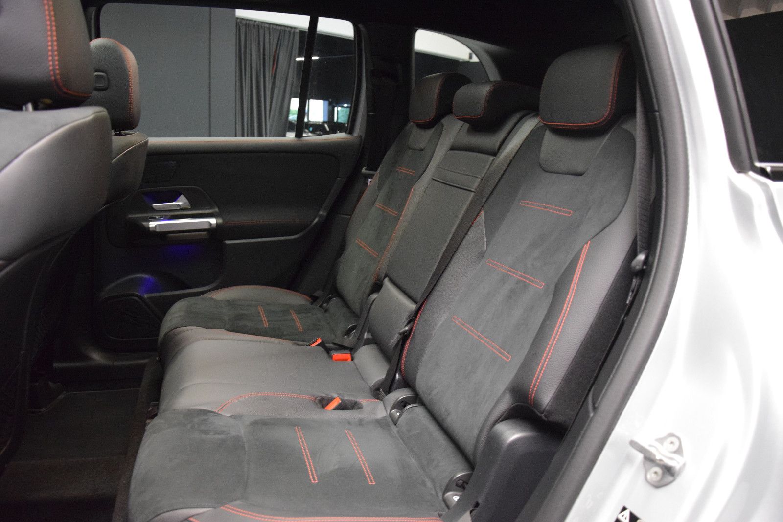 Fahrzeugabbildung Mercedes-Benz GLB 220 d AMG Line Pano. Kamera LED AHK 20 Zoll