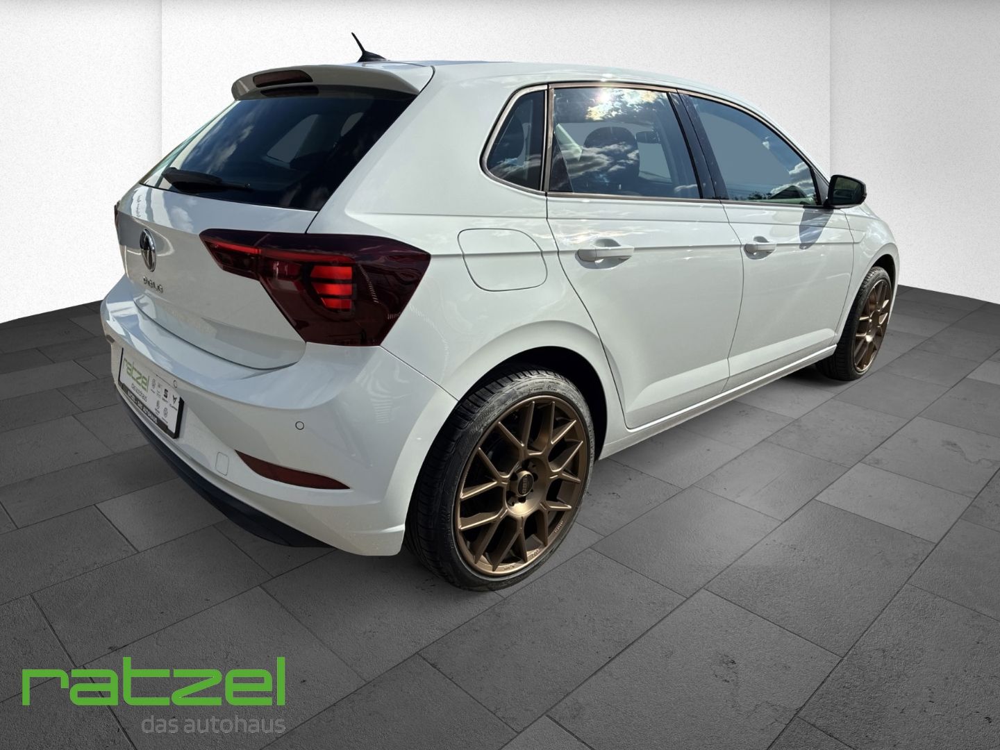 Fahrzeugabbildung Volkswagen Polo Life 1.0 TSI BBS Alu-Felgen Navi LED Apple
