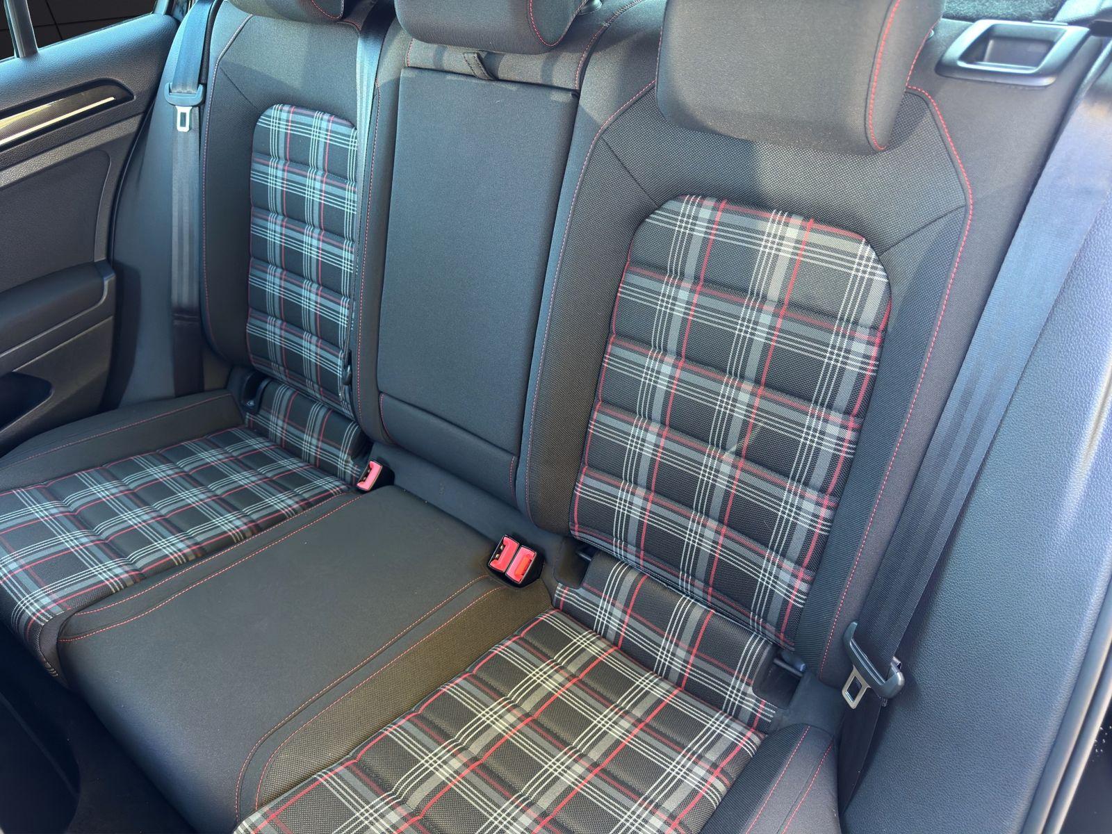 Volkswagen Golf VII 2.0 GTI BMT Xenon+/Kamera/Mirror-Link..