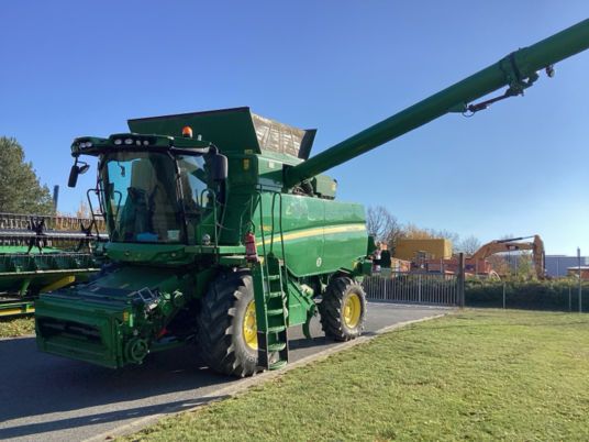 John Deere T660i mit 630X Schneidwerk