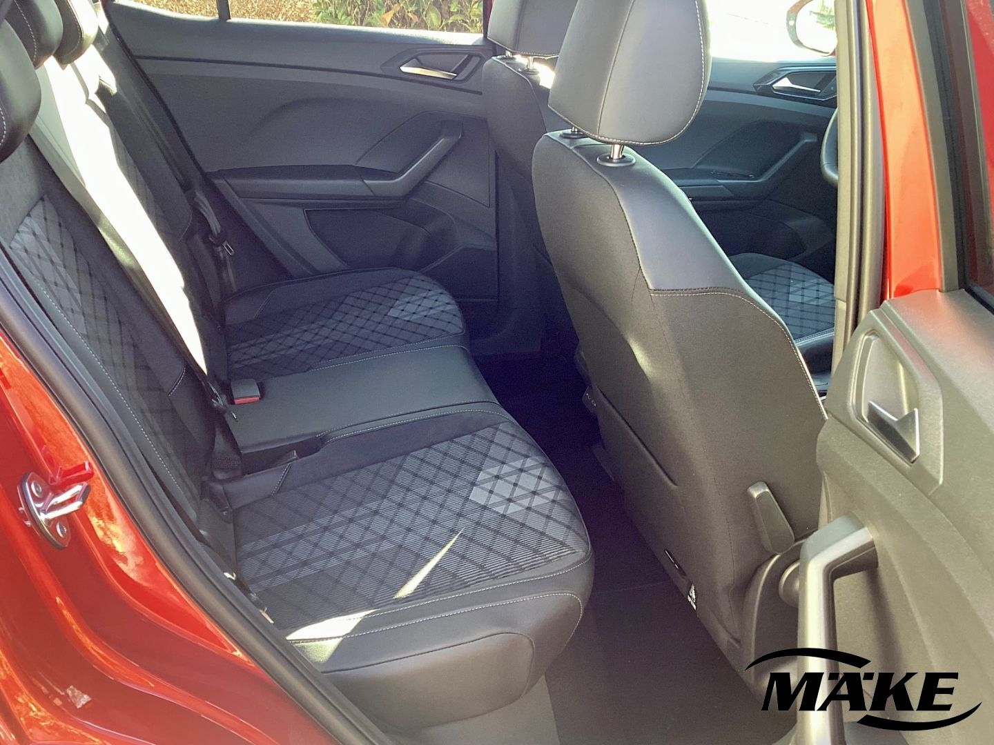 T-Cross R-Line 1.0 TSI DSG ACC RFK LED SHZ APP