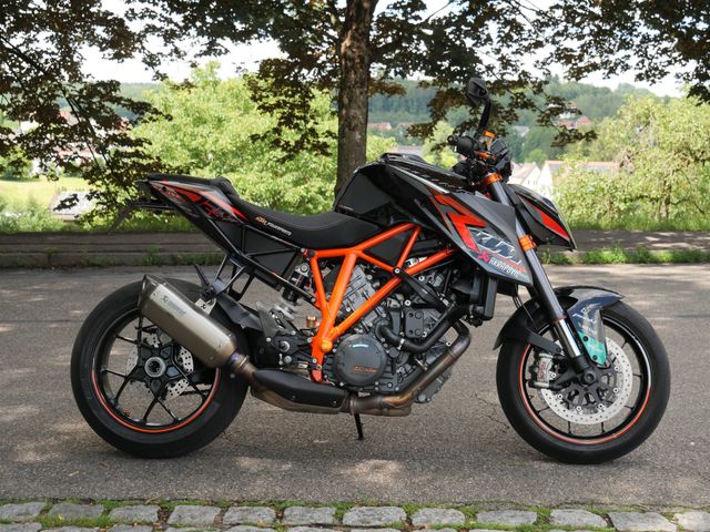 KTM 1290 Super Duke R Alles was geht! Perfekte