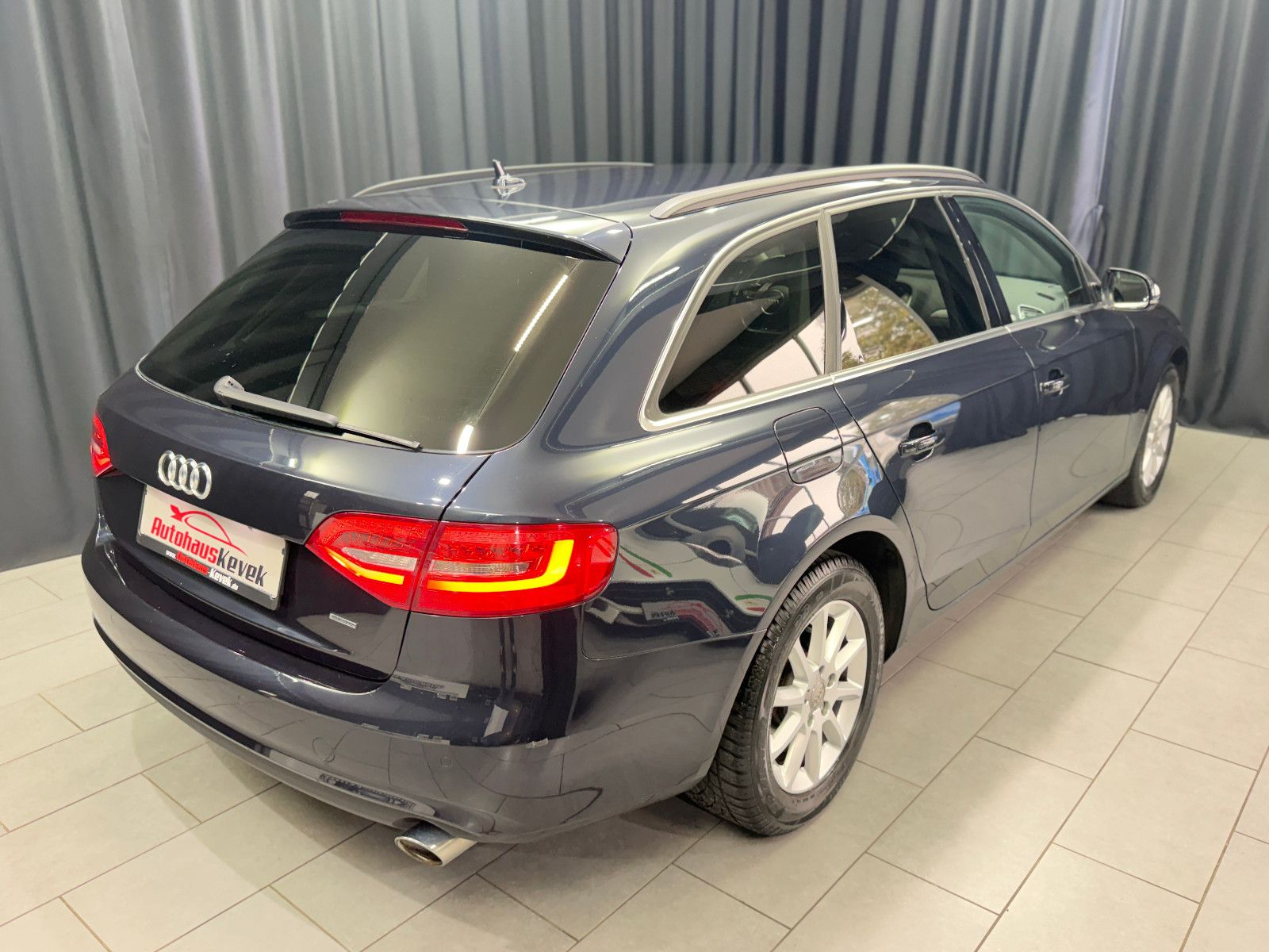 Fahrzeugabbildung Audi A4 Avant 3.0 TDI quattro|BANG&OLUFSEN|1.HAND