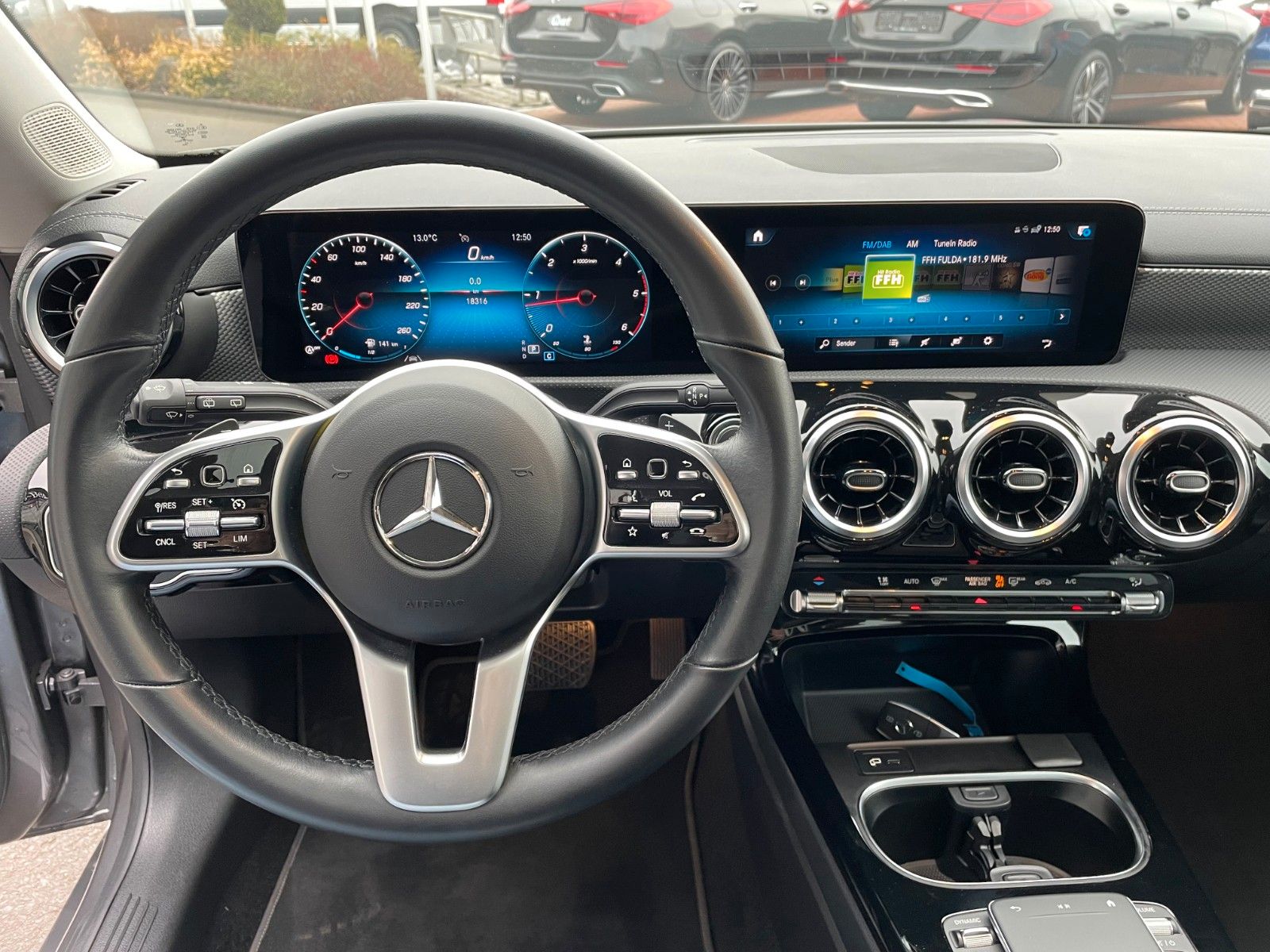 Fahrzeugabbildung Mercedes-Benz CLA 200 d SB Night+Pano+AHK+MBUX+R-Kamera+Leder