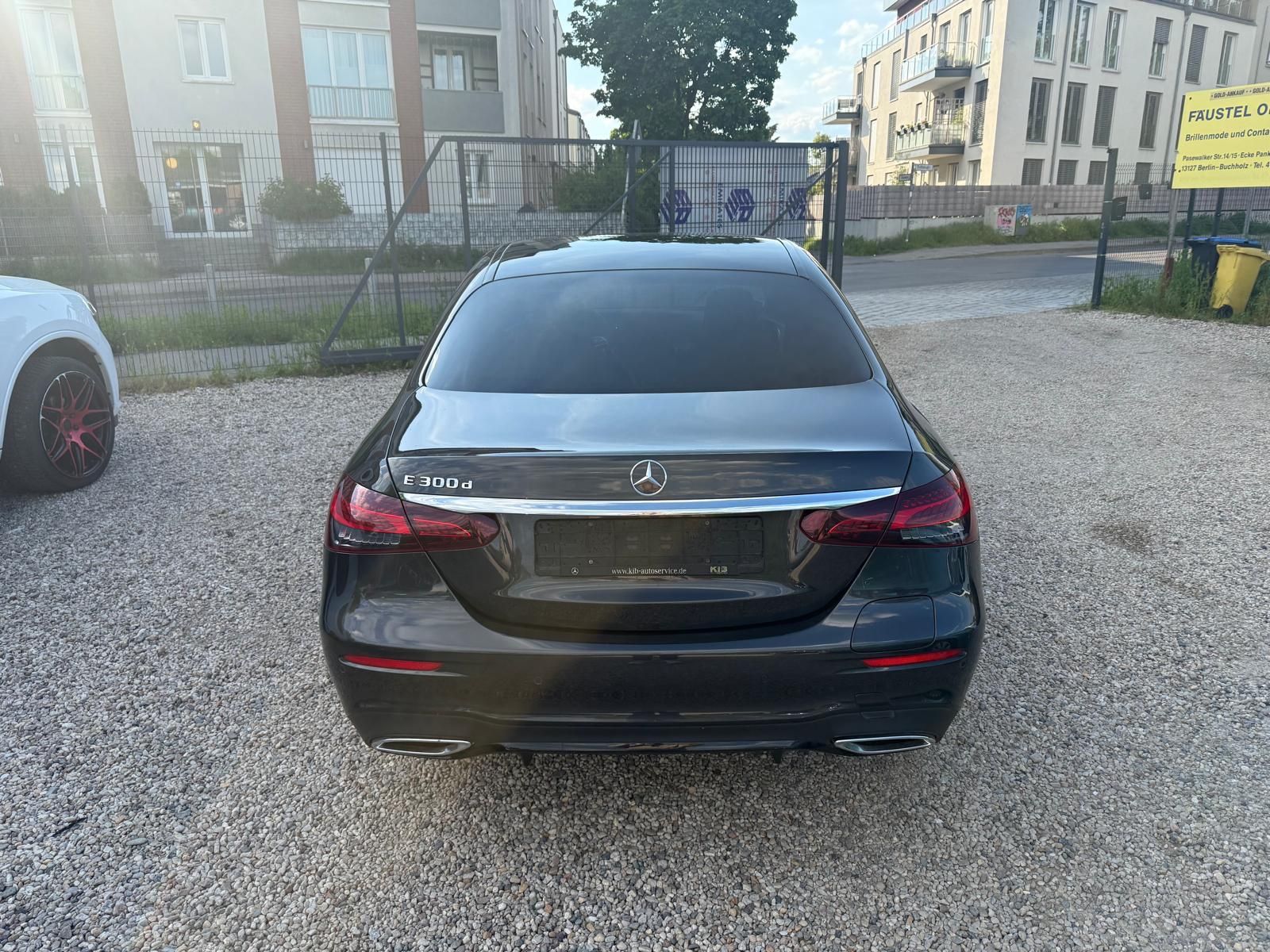 Mercedes-Benz E 300 de Lim AMG-LINE 360 Burmester Schiebedach foto 5