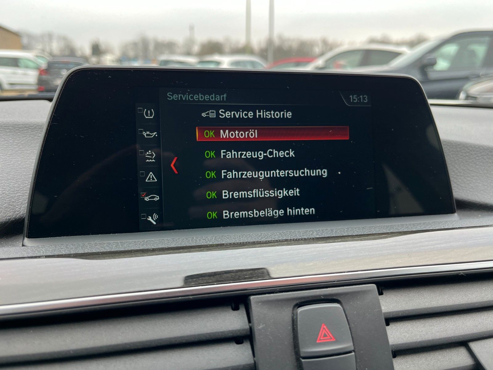 Fahrzeugabbildung BMW 318d Tour Aut. Navi Leder LED AHK HUD Surround V