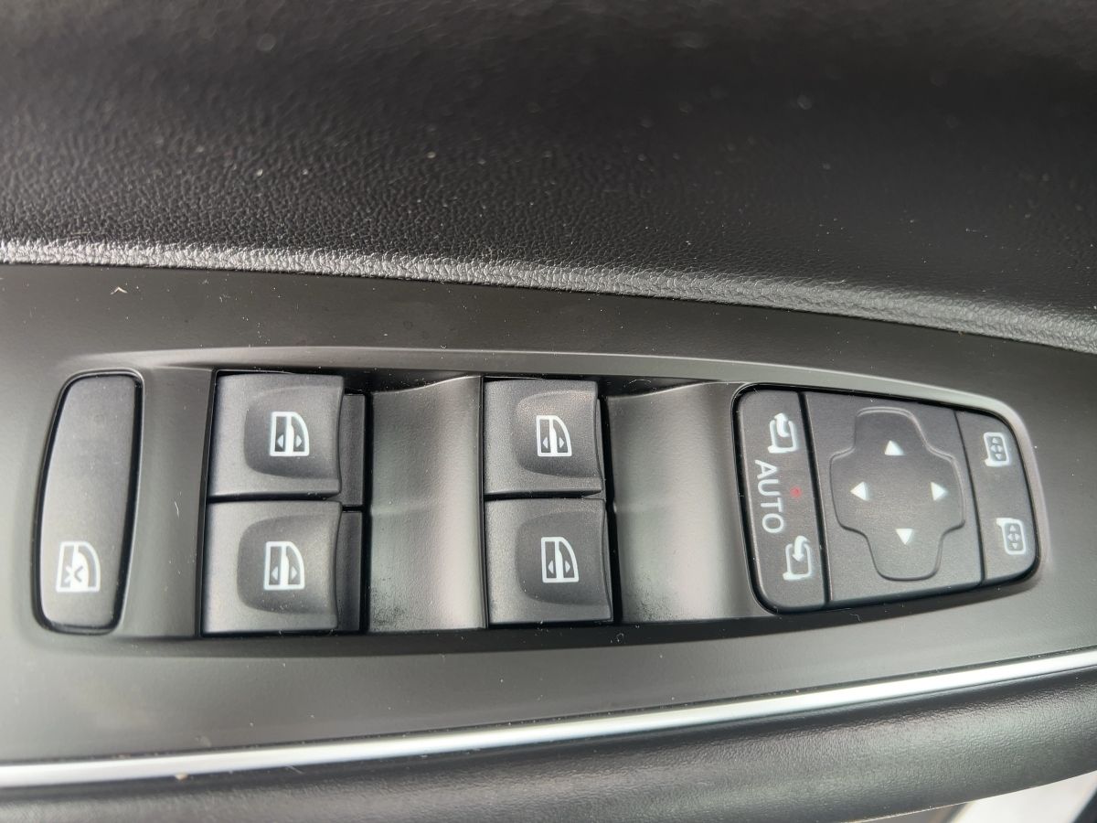 Fahrzeugabbildung Renault Koleos Initiale Paris 2.0 dCi 185 4WD ACC