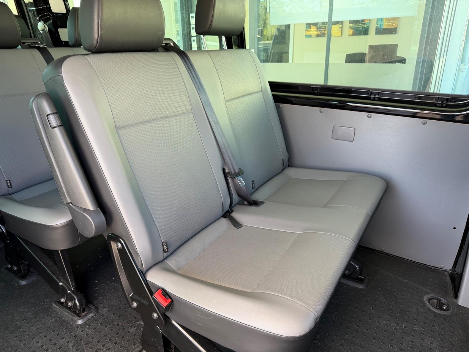 Volkswagen T6  9Sitzer