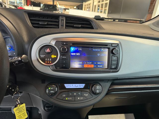 Toyota Yaris  Hybrid Life