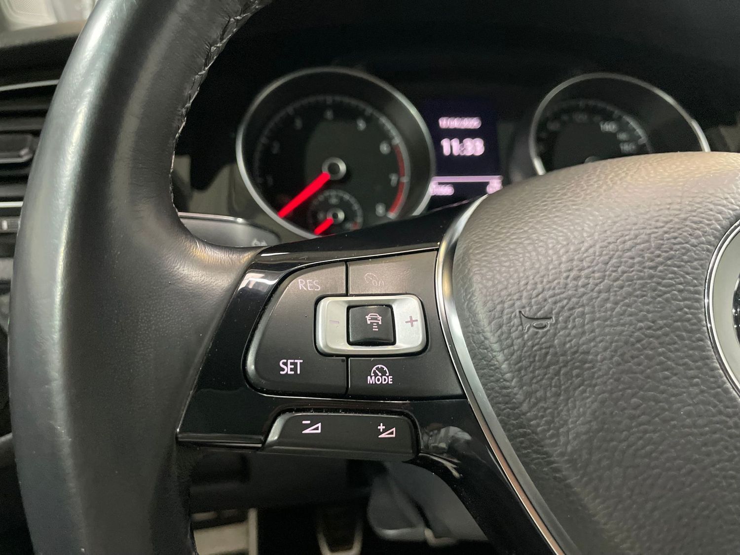 Fahrzeugabbildung Volkswagen Golf 1.5 TSI Sound #ACC#Navi#Carplay#PDC