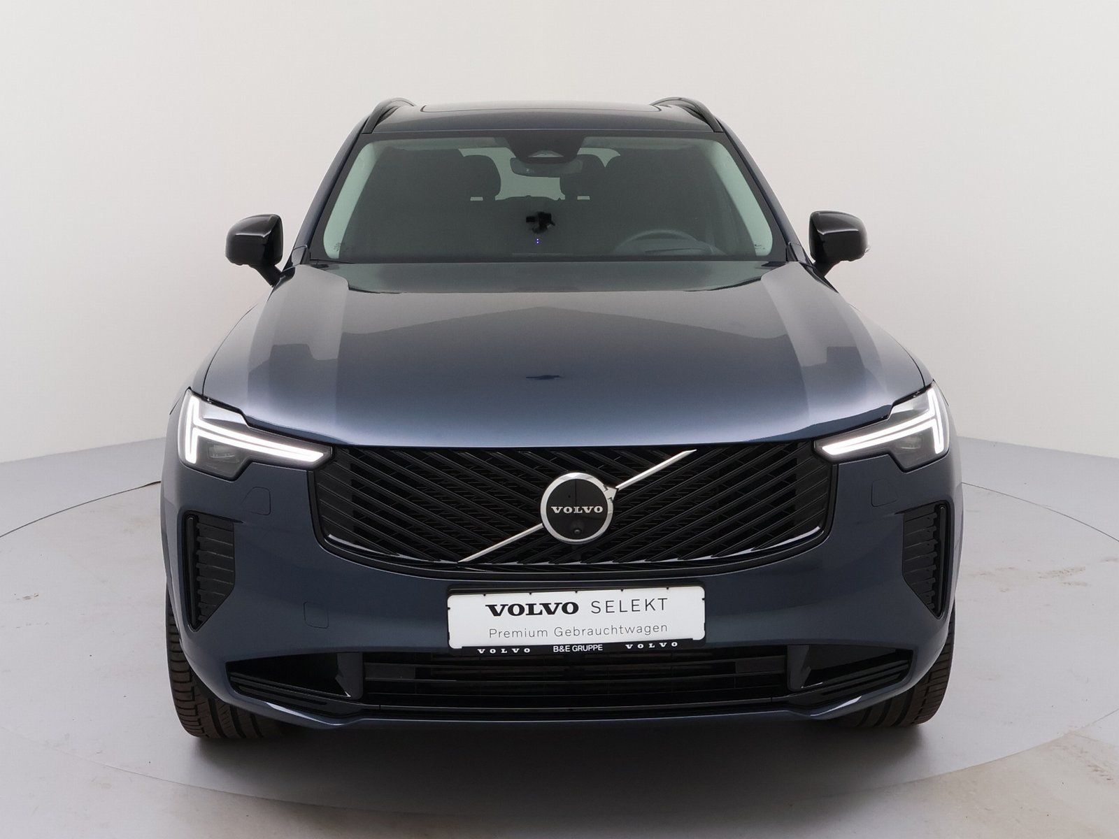 Volvo XC90 T8 Plus Dark Recharge Plug-In Hybrid AWD foto 2