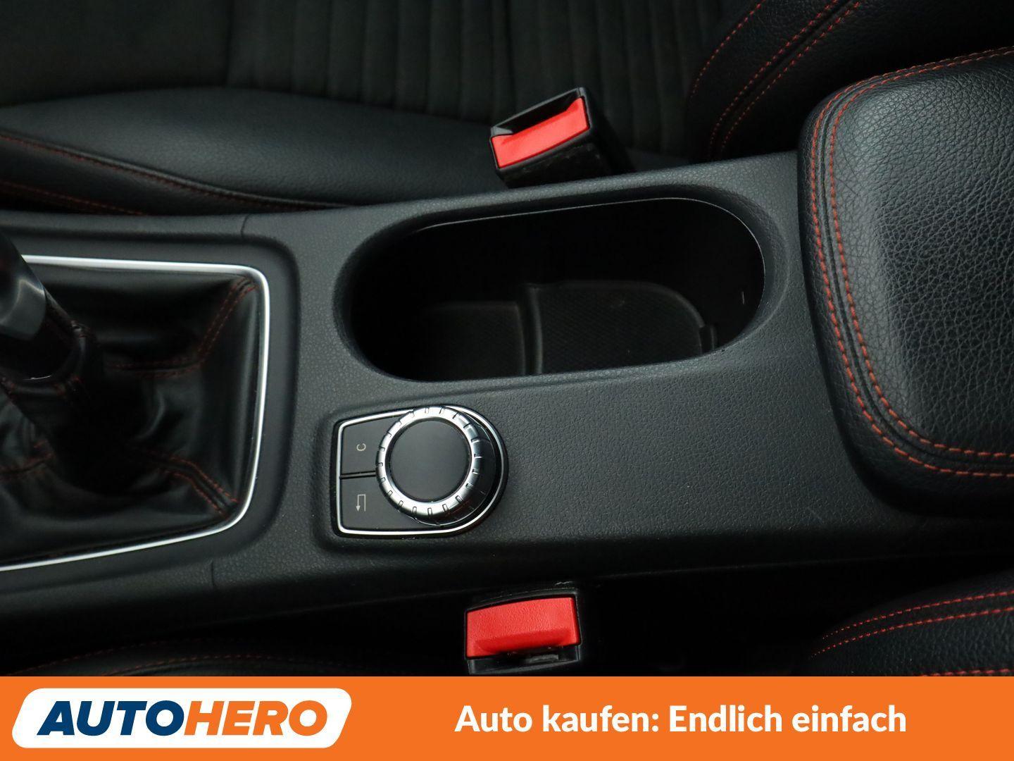 Mercedes-Benz GLA 200 AMG Line*XENON*NAVI*PDC*SHZ*KLIMA*