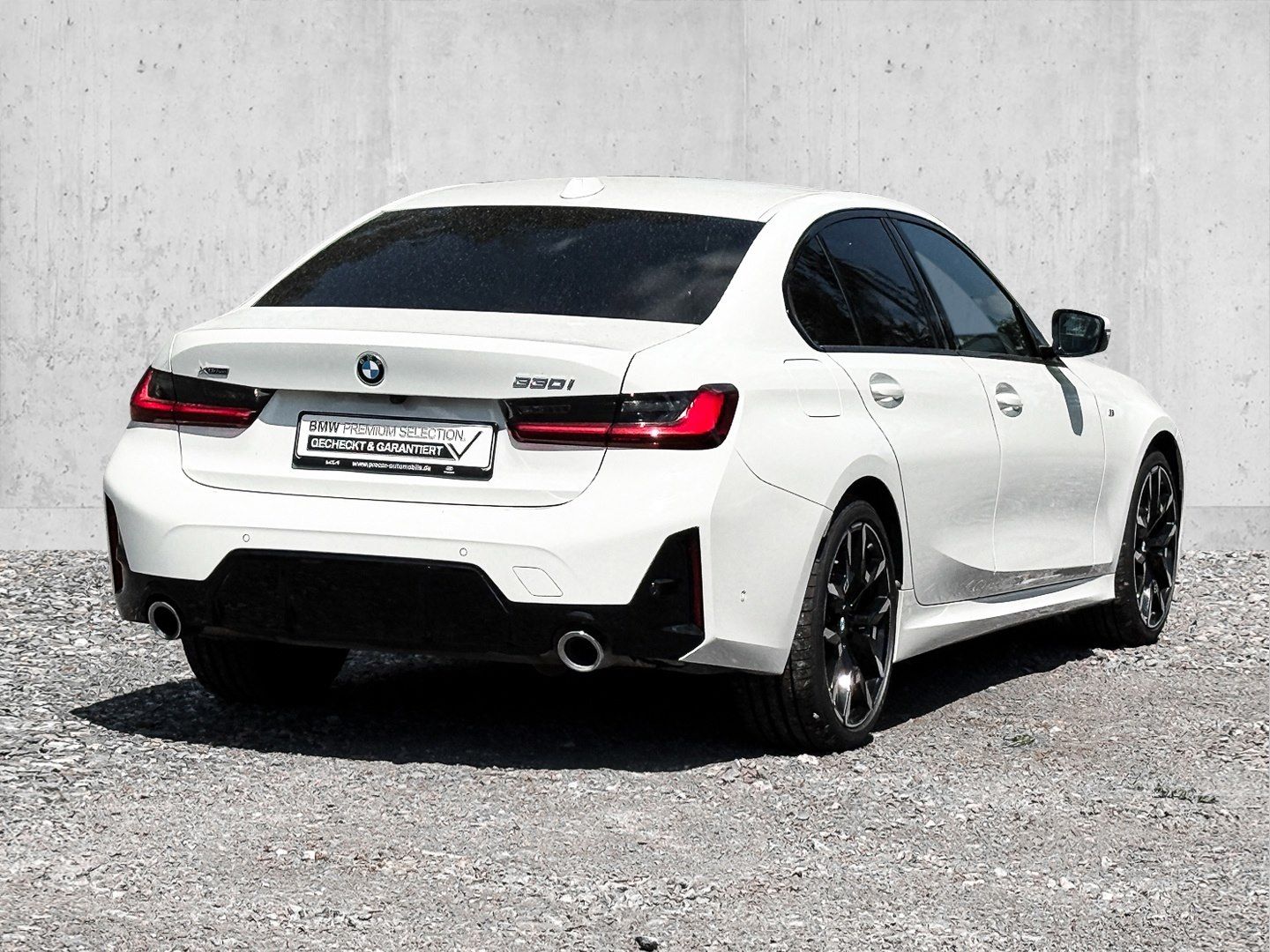 BMW 330 - Bild 2